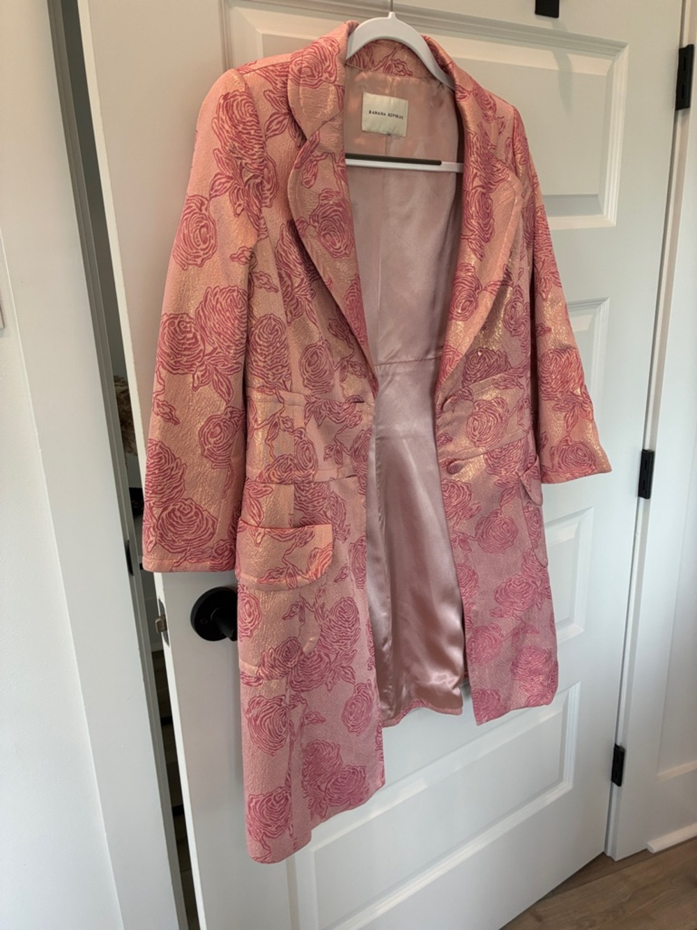 Banana Republic Pink Rose Embossed Metallic Silk Blend Jacquard Vintage Coat